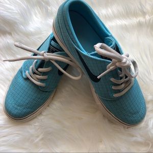 Nike Stefan Janoski youth shoes size 4 1/2Y